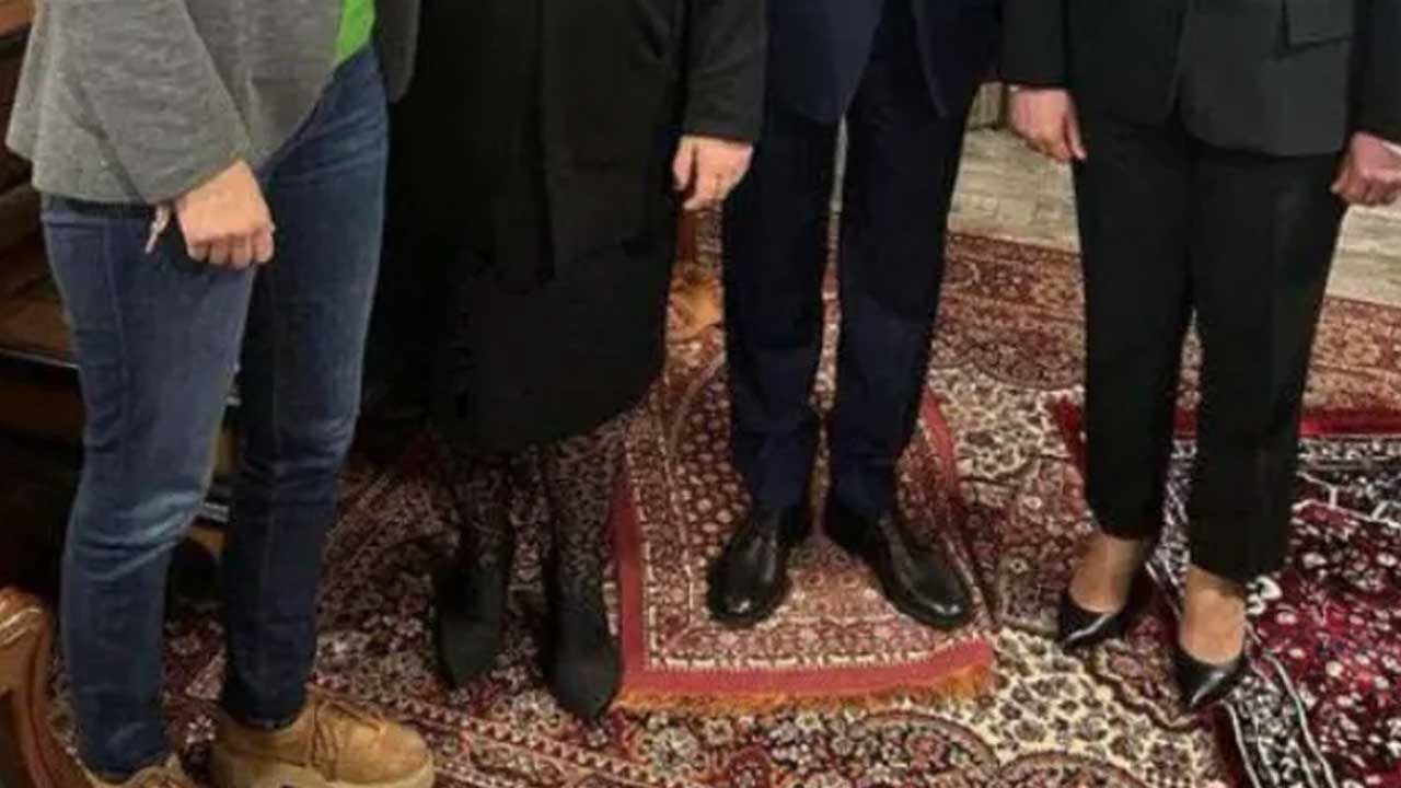 Kılıçdaroğlu'nun seccadeye ayakkabısıyla basması sübliminal mesaj mı içeriyor?
