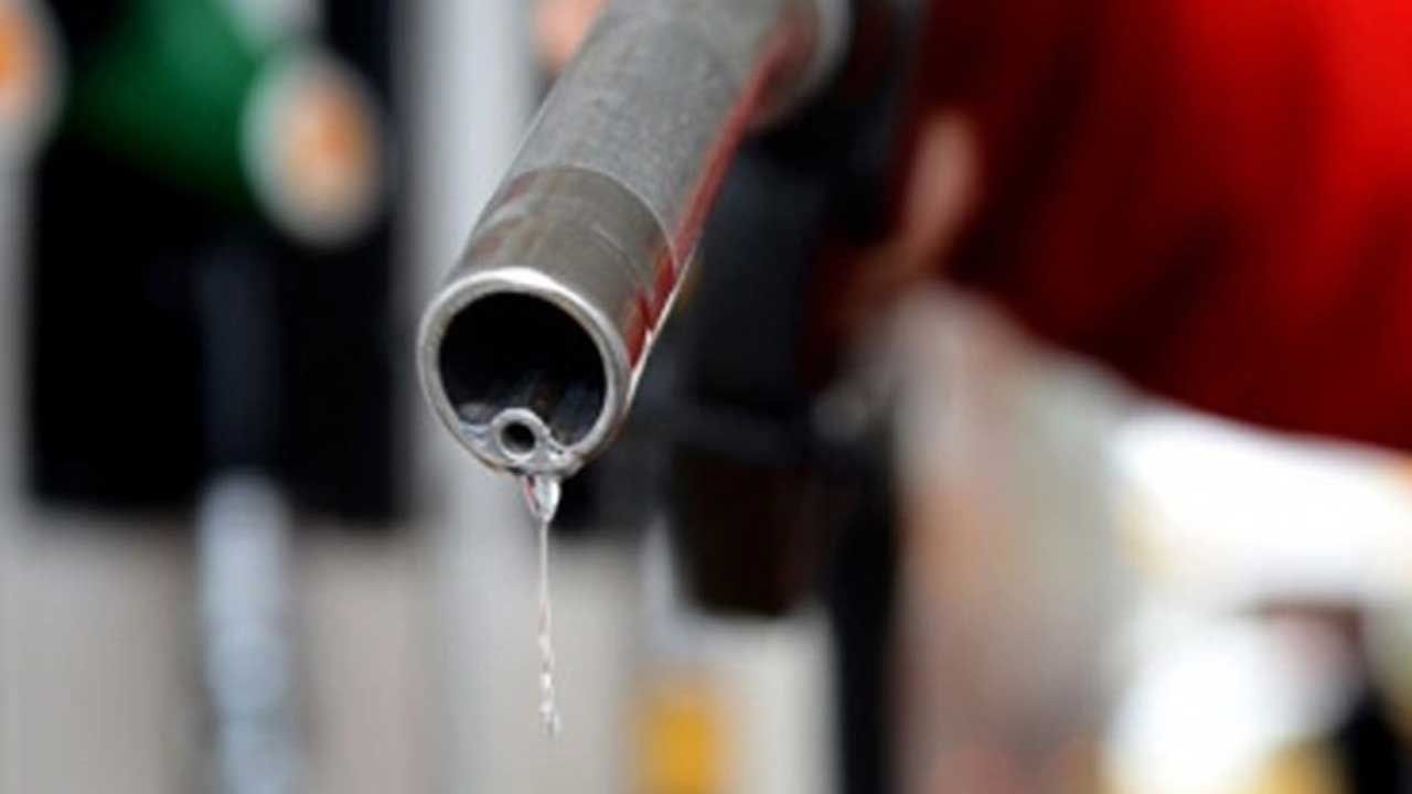 Akaryakıt Fiyatlarındaki Rekor Zamlar: Yıl Sonunda Benzin 50 Lirayı Aşabilir