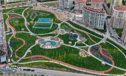 Başkan Altay Konya'da bir parkı daha açtı ilk penaltıyı kendisi kullandı