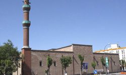 Konya’nın Tarihi İplikçi Camii İbadete Kapatıldı! Kıble Düzenlemesi Yapılıyor