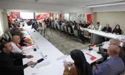Çöpler toplanmıyor Saadet Partisi İzmir'de iktidar gibi hareket ediyor