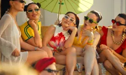 Melek Mosso Yazı Bitirdi Yeni Şarkıyı Çıkardı