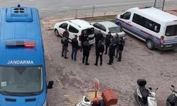 Konya Adliyesi Önünde Bıçaklı Saldırı Girişimi: Oğlu Saldırdı