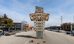 Konya'da Arabalar Elde Kaldı, Galericiler Tatil Köyüne Döndü