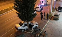 Konya’da Gece Yarısı Kaza: Tavanı Kesilen Araçtan Çıkarıldılar