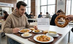Konya'daki okulda 4 çeşit yemek 30 TL