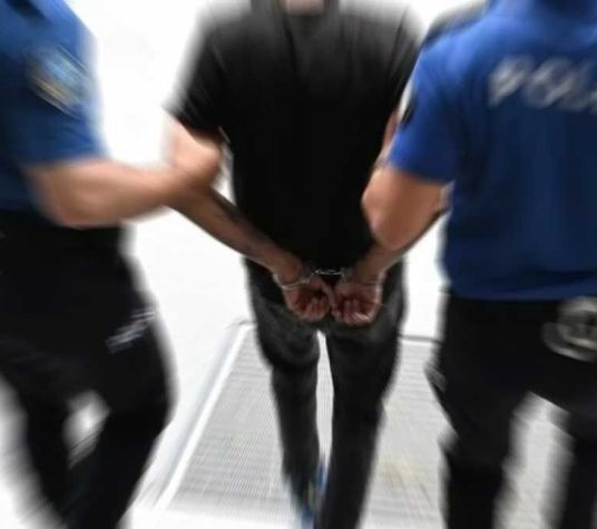KONYA'DA KONUT VURGUNU! ÜNLÜ MÜTEAHHİTE YURTDIŞI YASAĞI