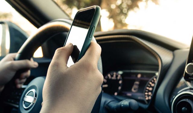 Trafik Canavarına Geçit Yok: Çarpıp Kaçan Yandı, Telefona 20 Bin TL Ceza!