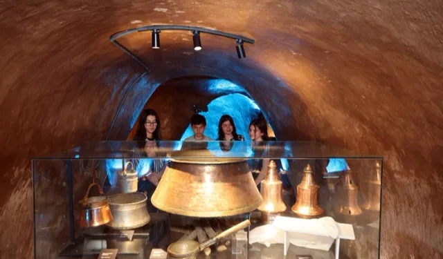 Kayseri'nin Sıcağına Kafa Tutuyor