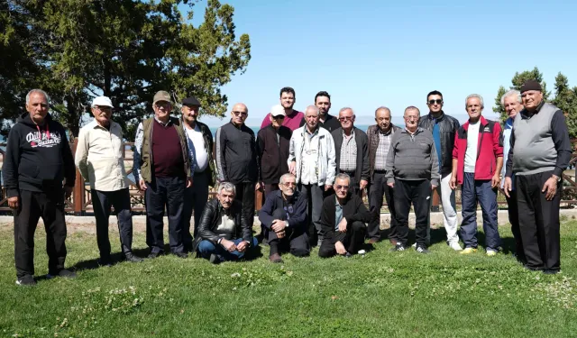 Konya Huzurevi'nde Yüzler Onlarla Güldü