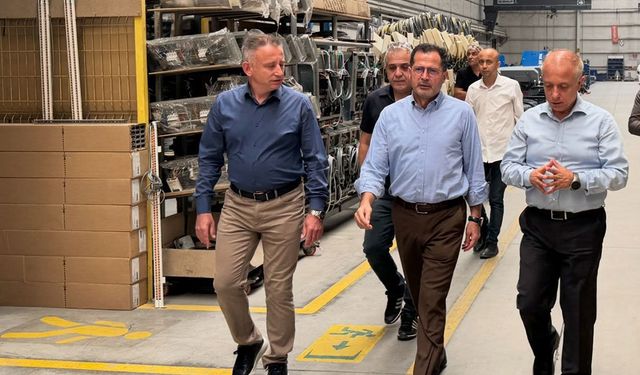 Ziya Altunyaldız’dan Loras Holding’in fabrikalarına dikkat çeken ziyaret