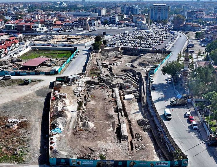 Larende Kapısı'nın Derinliği Şaşkına Çevirdi! Çağının Ötesinde Bir Yapı