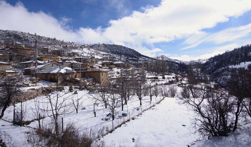 Bozkır ilçemizde mahalle ziyaretleri için yoldayız. Arslantaş mahallemizden bu fotoğrafı paylaşmak istedim. Yolda olan tüm hemşehrilerime yol açıklığı diliyorum.