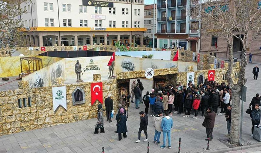 108 YIL ÖNCESİNE GİTTİLER

Karatay Belediyesi’nin projesini ve tiyatro gösterilerini çok beğendiklerini ifade eden Konyalılar; Çanakkale Zaferi’nin tarihin en büyük ve önemli savaşlarından birisi olmasının yanında, tarihimizin de en büyük zaferlerinden birisi olduğunun altını çizerek kendilerini 108 yıl öncesine götüren Karatay Belediyesi’ne teşekkür ettiler.