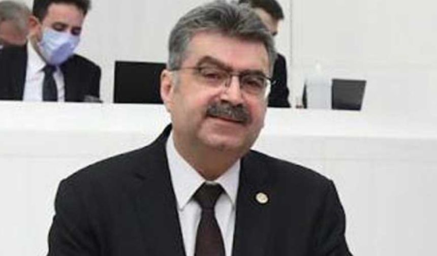 ORHAN ERDEM
1963 Akşehir Doğumlu olan Orhan Erdem, Dokuz Eylül Üniversitesi İktisadi ve İdari Bilimler Fakültesi İşletme Bölümü’nden mezun. Önceki dönemde de Konya Milletvekiliydi. 2011-2018 tarihleri arasında Milli Eğitim Bakan Yardımcısı olarak görev yaptı.