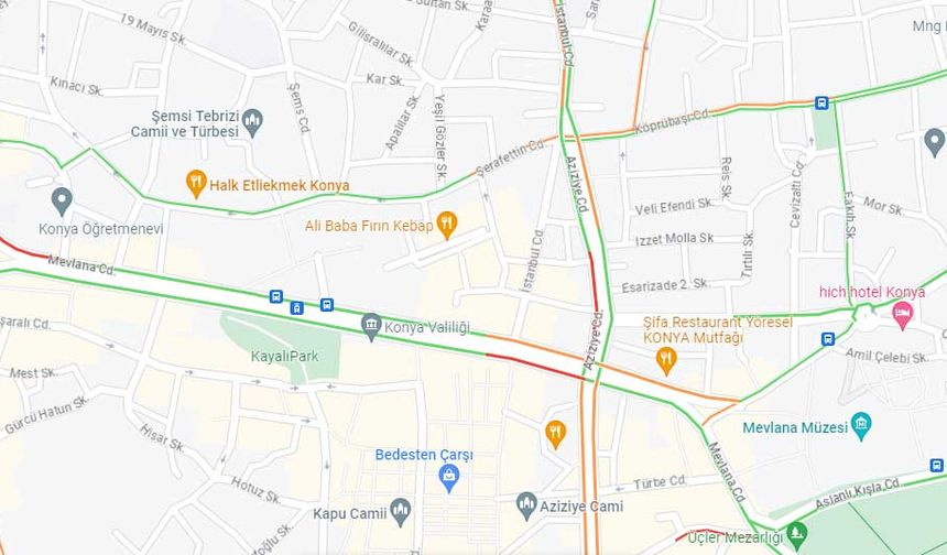 Mevlana Caddesi de yoğun caddeler arasında.