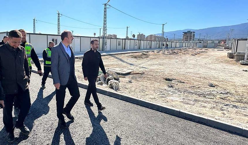 Şu an itibariyle altyapı çalışmaları tamamlandı. Birinci etabın ilk etabına vatandaşlarımız yerleşti. İnşallah burada da 442 ailemizi barındırmış olacağız. Konteyner kentimizde ayrıca sosyal amaçlar için; sağlık kabini, güvenlik binası, çocuk oyun alanları, mescit ve yapacağımız camisiyle birlikte Konya’ya yakışır bir alan oldu. 