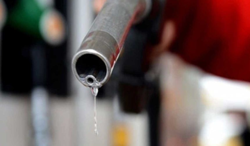 Benzine Zam Yolda: Cuma Günü 1 TL Artış Bekleniyor!