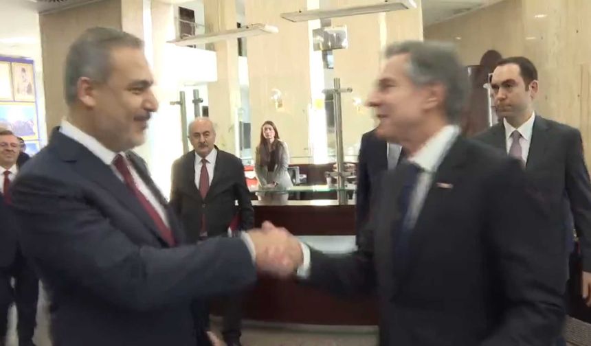 Blinken, son bir hamleyle sarılmak istedi ama...