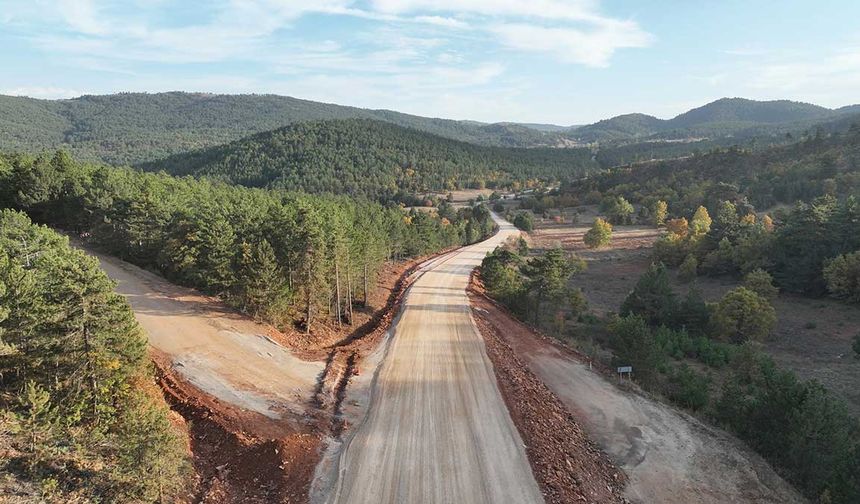 Bahar aylarıyla birlikte yolun kaplama tabakası işlemi de gerçekleştirilecek.