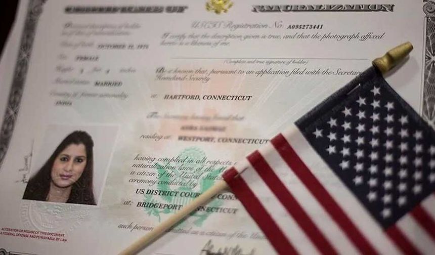Pasaport Zorunluluğu Kaldırıldı! Kimlik Yeterli
Müjdeli haber! Artık Green Card başvurusu için pasaport zorunluluğu bulunmuyor. Kimliğinizdeki bilgiler başvuru formunu doldururken size rehber olacak.