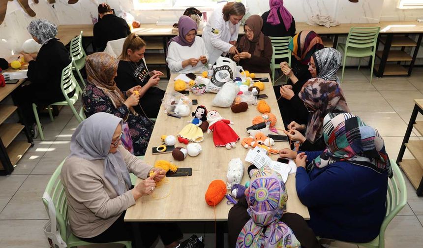 Konya'nın Eğitim Markası KOMEK ve ASEM, 93 Bini Aşkın Kursiyerle Yeni Döneme Başladı!