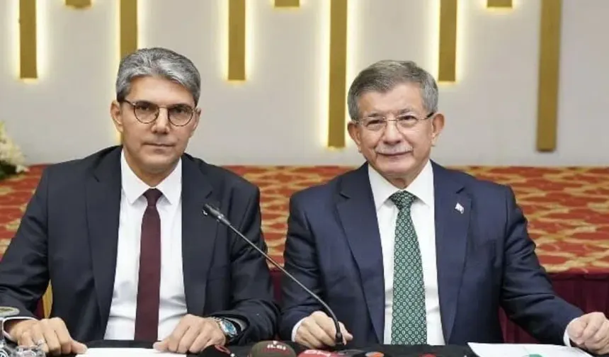 DAVUTOĞLU'NA SAYGI