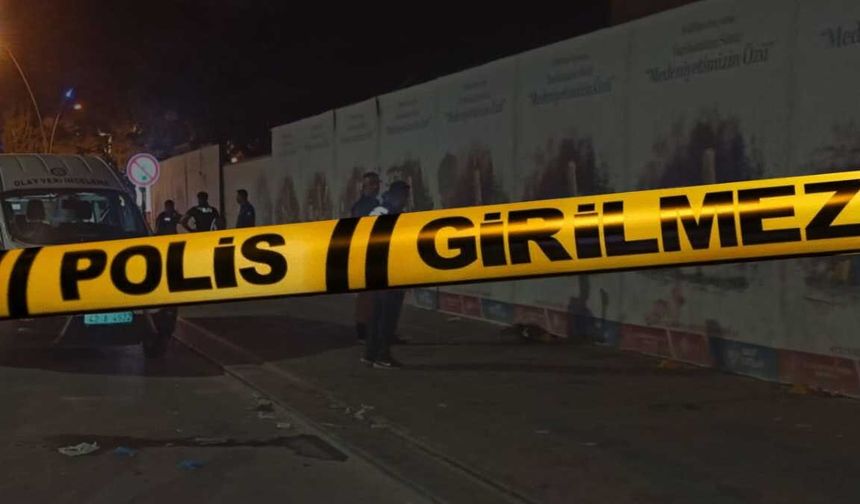 ALAADDİN'DE BIÇAKLI KAVGA