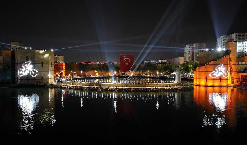 KONYA'DA MUHTEŞEM GECE