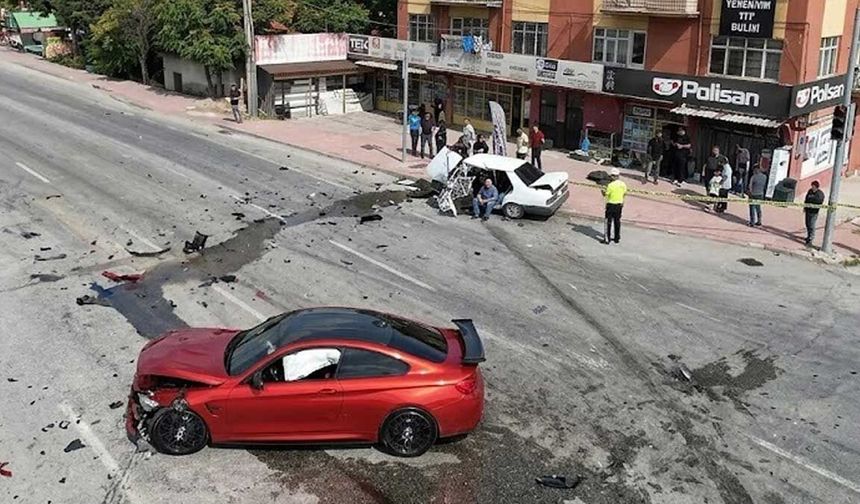 KONYA'DA KAVŞAKTA DEHŞET! 3'Ü AĞIR 4 YARALI