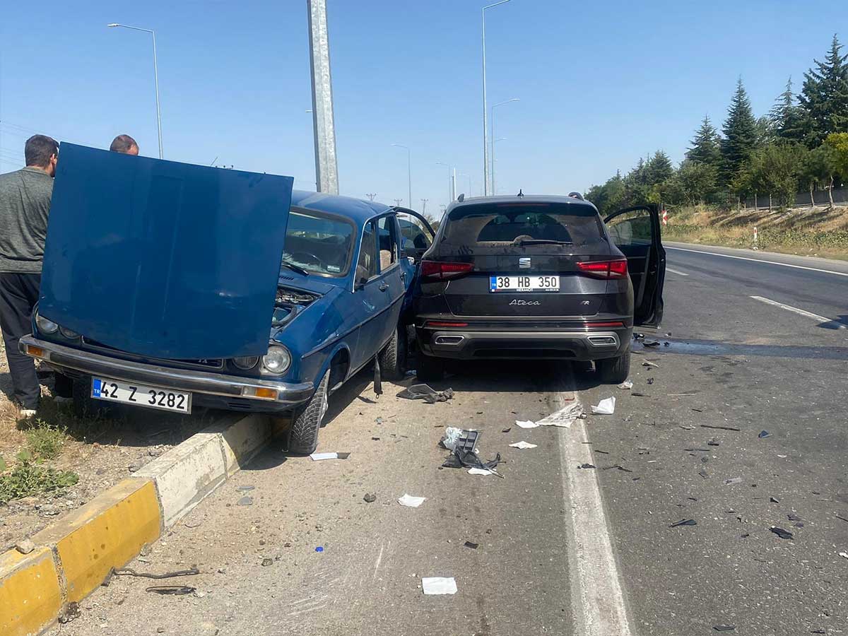 Konya Kadınhanı Kompen Kavşağı Kaza 1