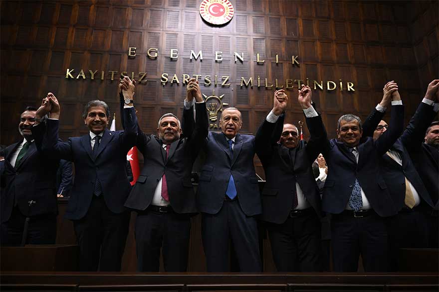 Ak Parti Katilimlari 1