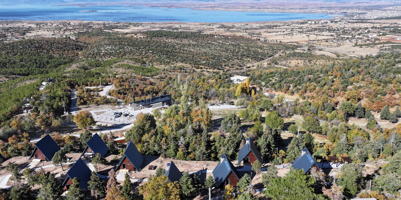 Beyşehir Gölü Manzarasına Turistik Tesis