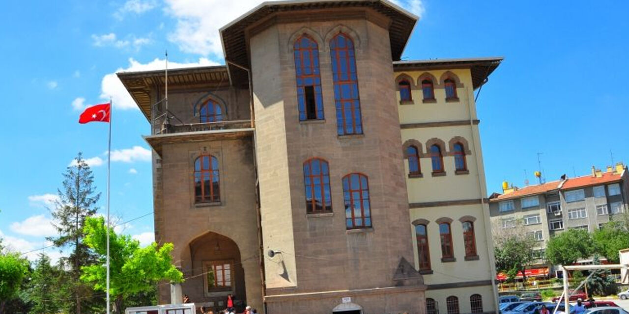 Konya Lisesi Tasiniyor